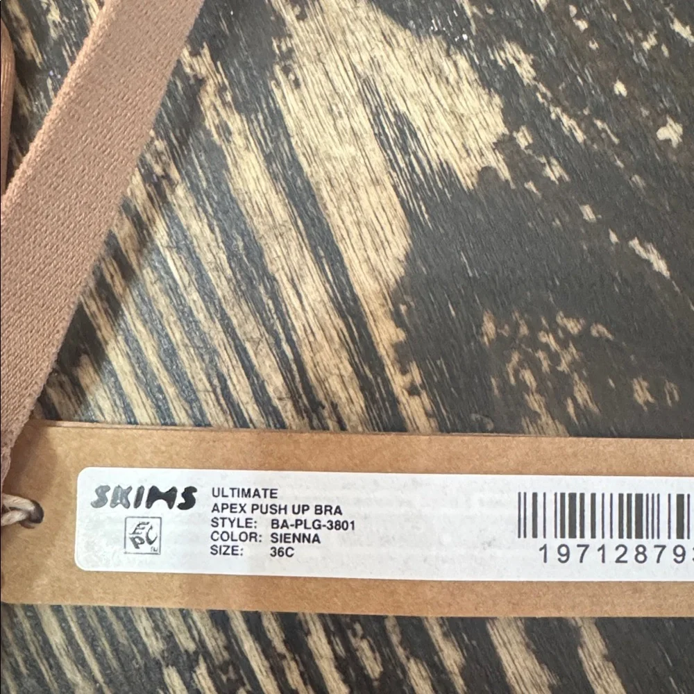 SKIMS ultimate Apex push-up bra - Picture 5 of 6